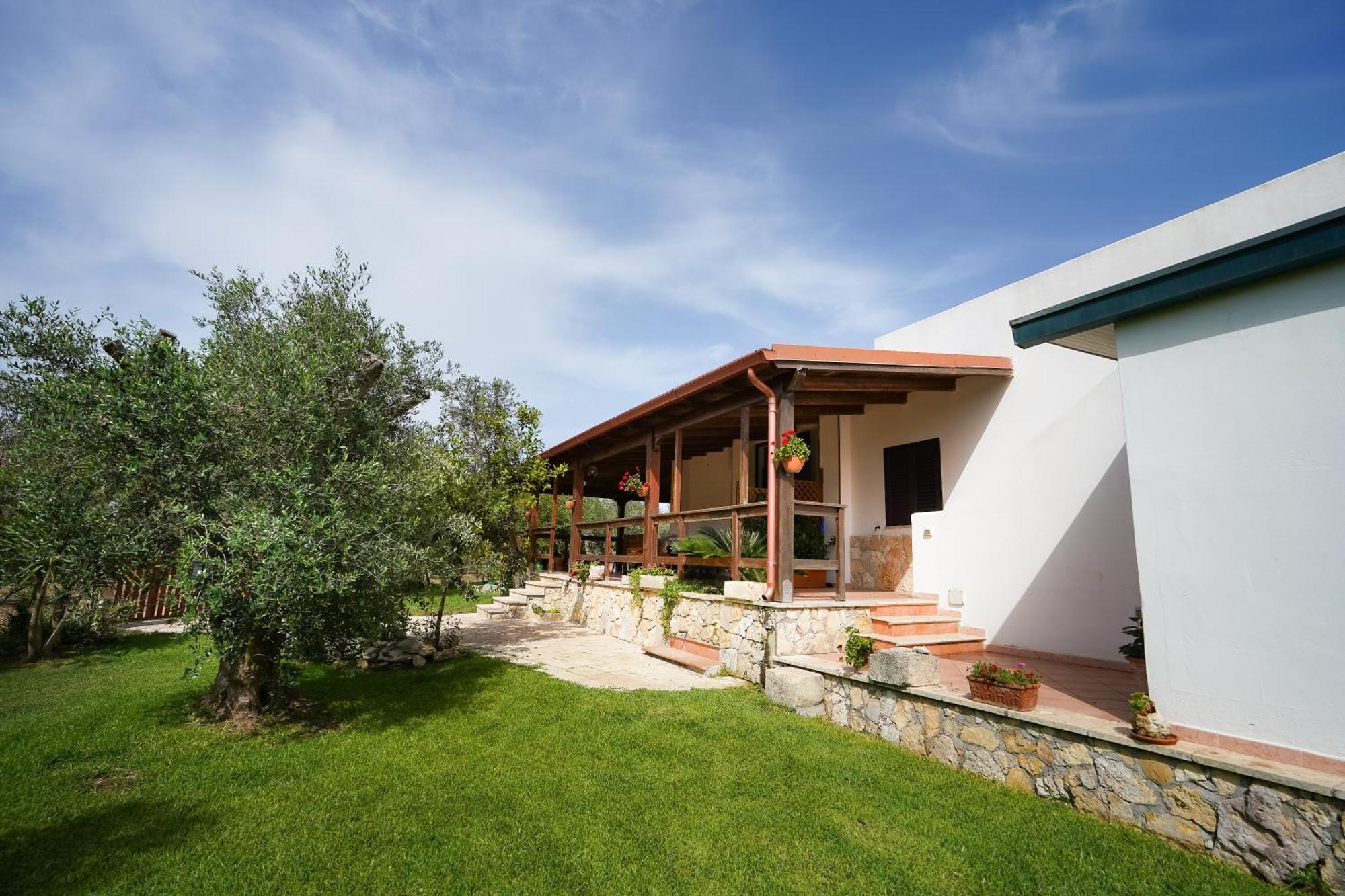 Casa Vacanza Russo Fernando Alimini Eksteriør billede