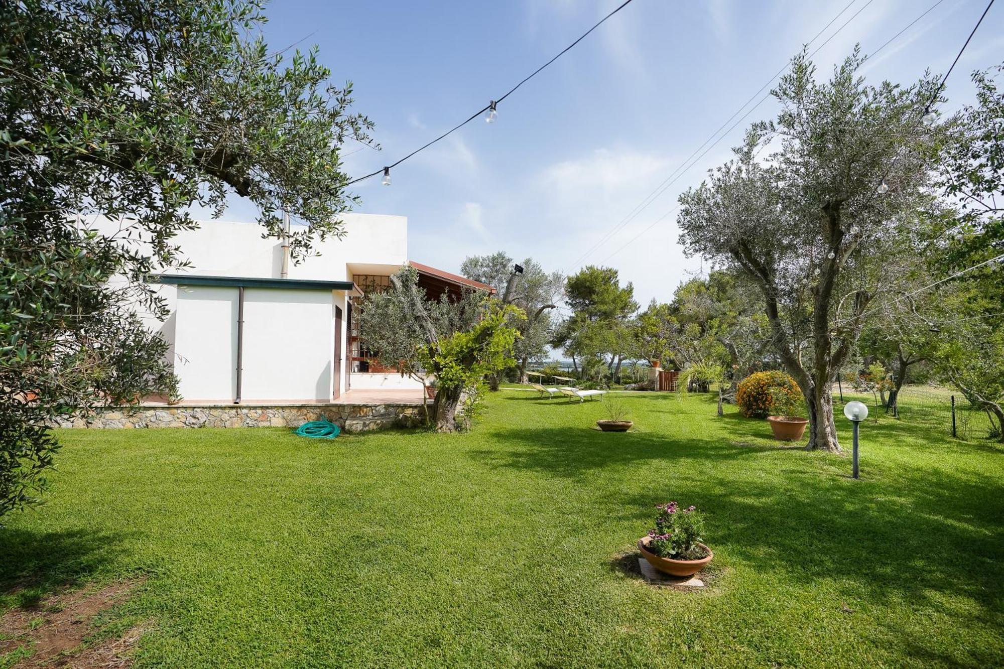 Casa Vacanza Russo Fernando Alimini Eksteriør billede